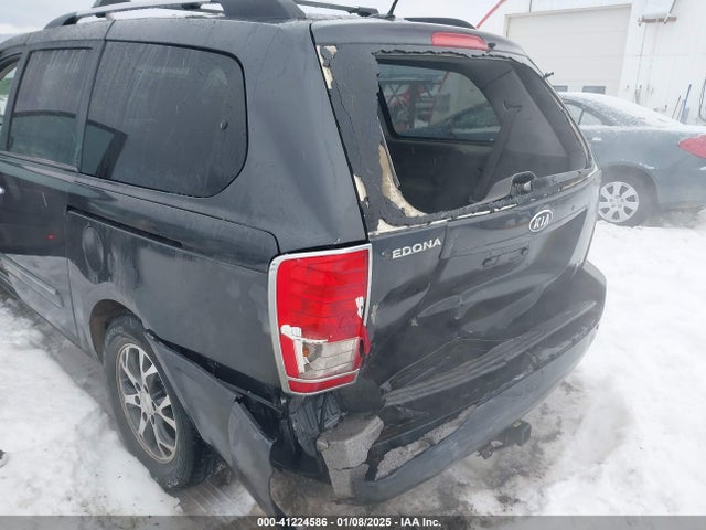 KNDMH4C70E6579070 KIA Sedona