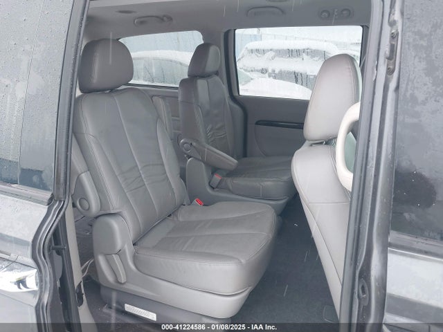 KNDMH4C70E6579070 KIA Sedona