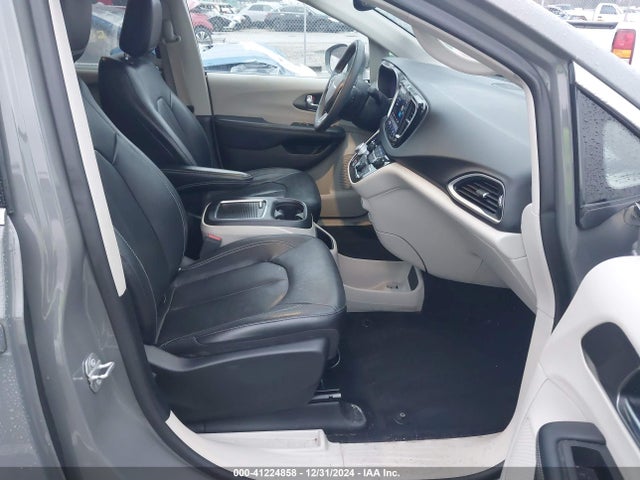 2C4RC1BG0NR133417 Chrysler Pacifica Touring L