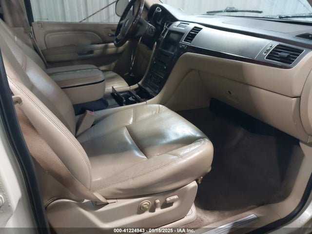 2009 CADILLAC ESCALADE ESV 1GYFK26209R117282 Photo 4