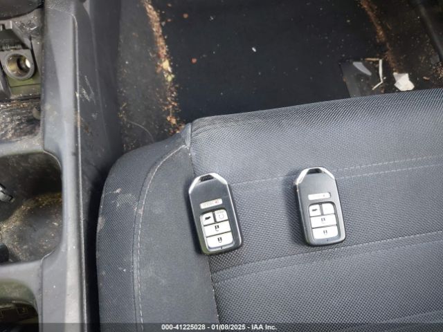 5J6RW2H58KA004242 Honda CR-V EX