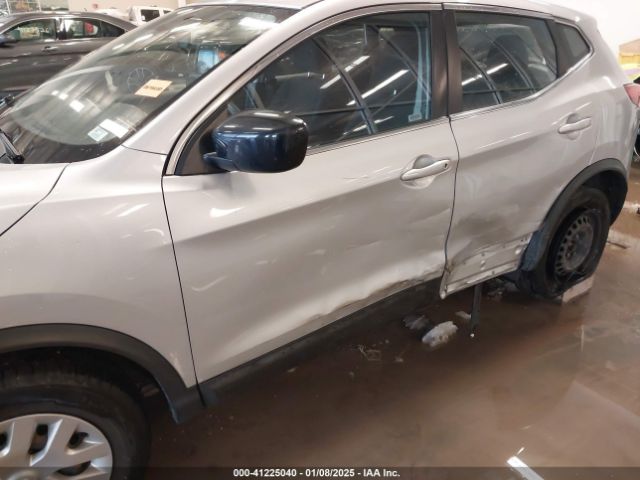 JN1BJ1CR3KW345435 Nissan Rogue Sport S