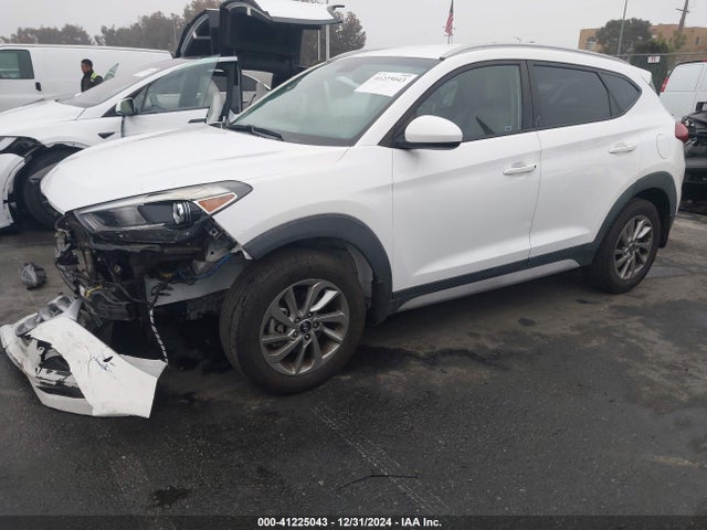 Hyundai TUCSON SE 2017 KM8J33A44HU580836 Image 2