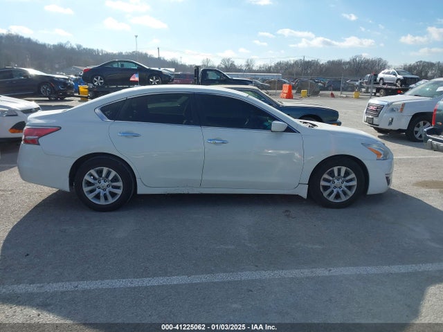Nissan Altima 2.5 S 2015 1N4AL3AP1FN385904 Image 14