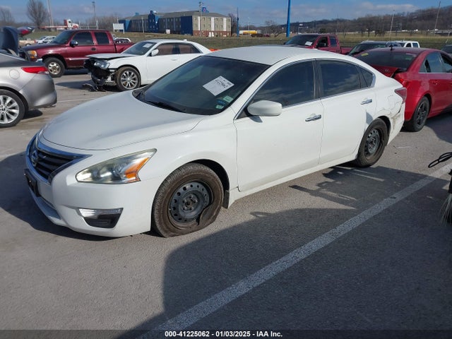 Nissan Altima 2.5 S 2015 1N4AL3AP1FN385904 Image 2