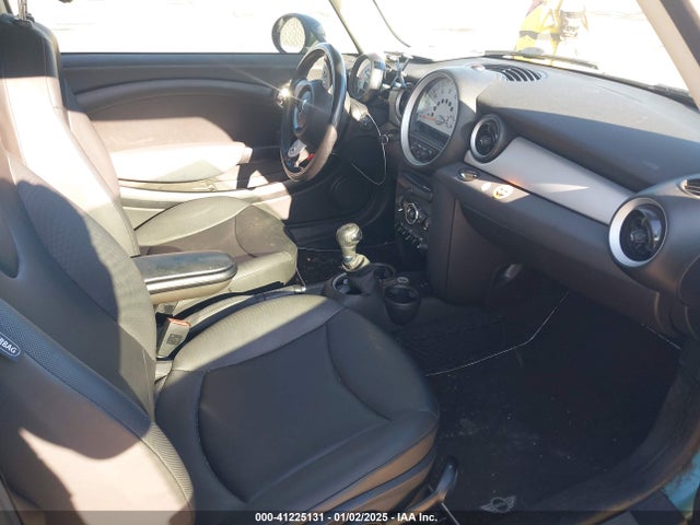 2012 MINI COOPER CLUBMAN WMWZF3C53CT189550 Photo 4