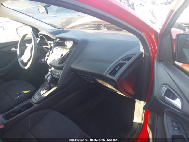 1FADP3K21GL290972 Ford FOCUS SE