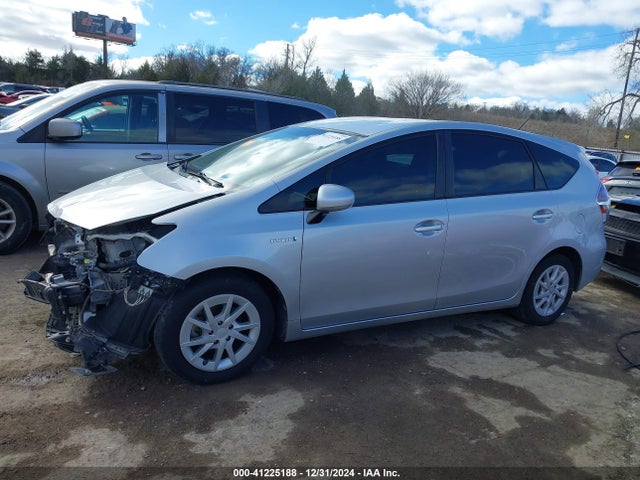 Toyota Prius V Two 2015 JTDZN3EU2FJ037348 Image 15