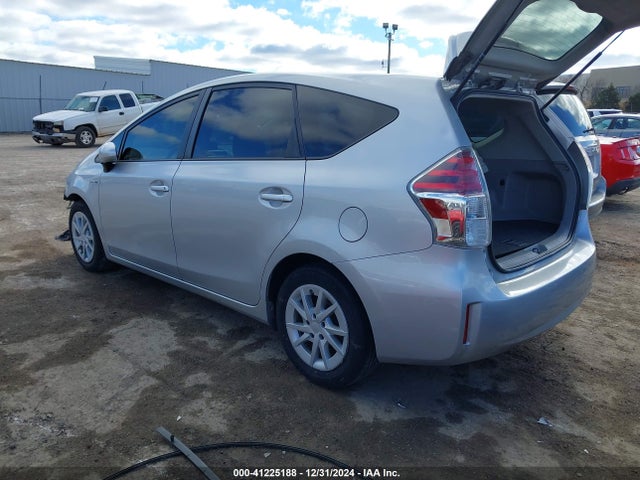 Toyota Prius V Two 2015 JTDZN3EU2FJ037348 Image 3