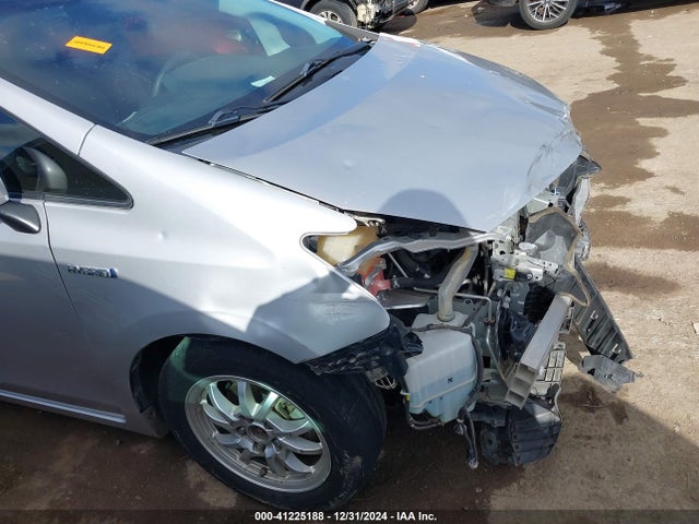Toyota Prius V Two 2015 JTDZN3EU2FJ037348 Image 6