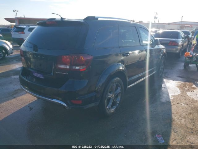 3C4PDCGG5FT697863 Dodge Journey Crossroad