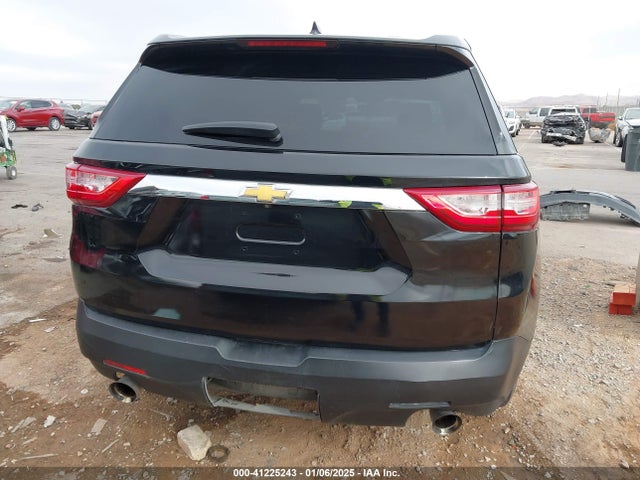 Chevrolet Traverse Ls 2019 1GNERFKW8KJ122044 Image 17