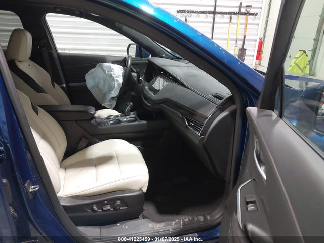 2019 CADILLAC XT4 1GYFZFR44KF167125 Photo 4