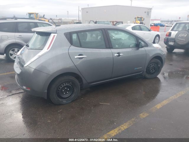 1N4AZ0CP8FC313734 Nissan LEAF S