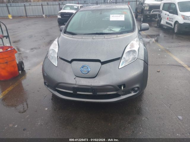 1N4AZ0CP8FC313734 Nissan LEAF S