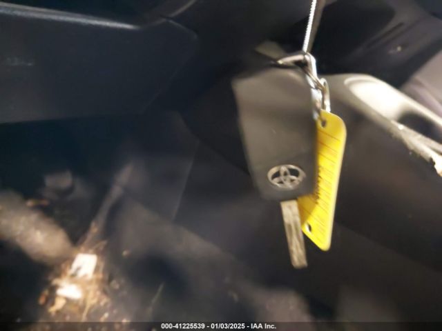 JTDEPRAE8LJ073809 Toyota COROLLA LE