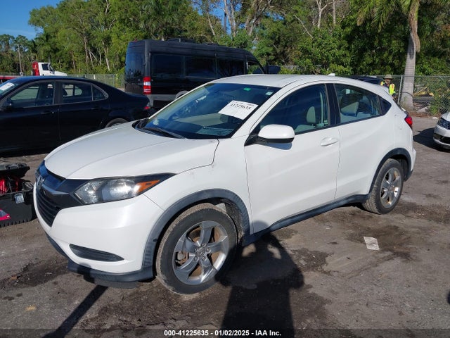 Honda HR-V LX 2018 3CZRU5H32JM722330 Image 2