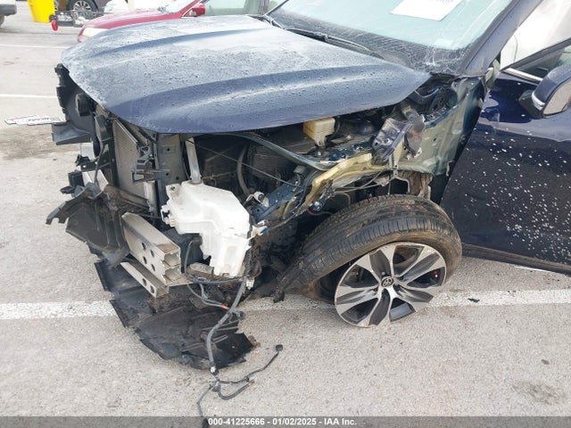 5TDGZRBH0NS222652 Toyota Highlander Xle