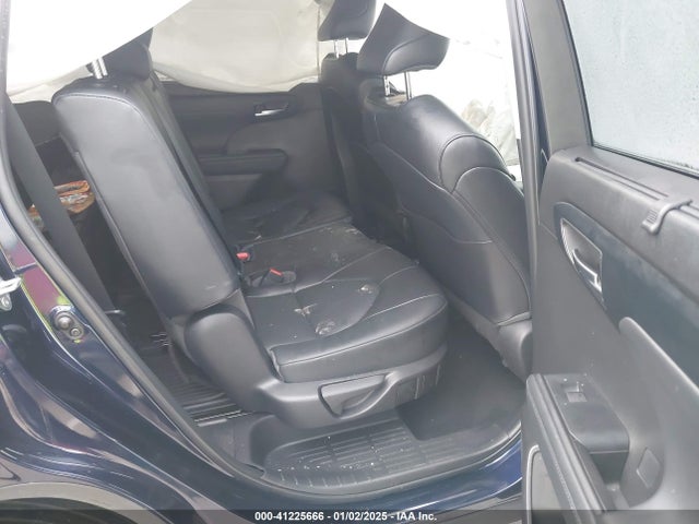 5TDGZRBH0NS222652 Toyota Highlander Xle
