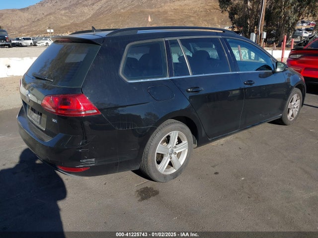 3VWCA7AU5FM518130 Volkswagen Golf Sportwagen Tdi S 4-door