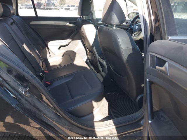 3VWCA7AU5FM518130 Volkswagen Golf Sportwagen Tdi S 4-door
