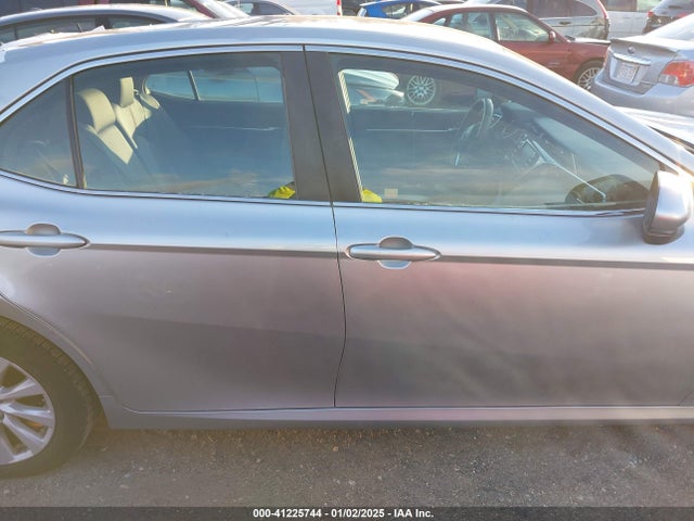 Toyota CAMRY LE 2018 4T1B11HK3JU638671 Image 13