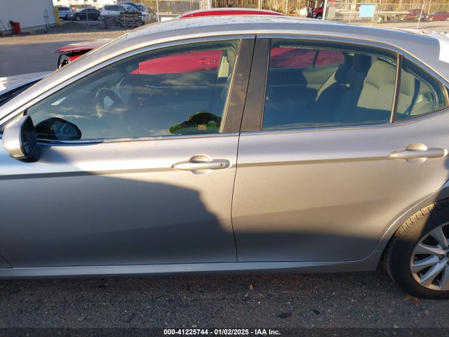 Toyota CAMRY LE 2018 4T1B11HK3JU638671 Image 14