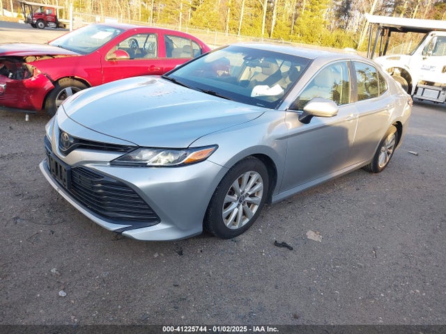 Toyota CAMRY LE 2018 4T1B11HK3JU638671 Image 2