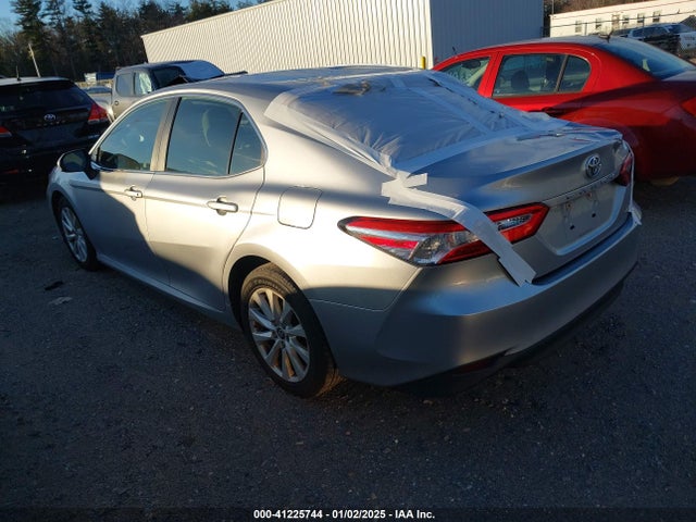 Toyota CAMRY LE 2018 4T1B11HK3JU638671 Image 3