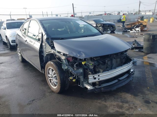 JTDKAMFP9M3175868 Toyota Prius Prime Le