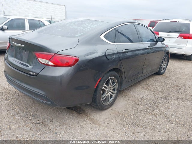 1C3CCCFB8GN119172 Chrysler 200 LX