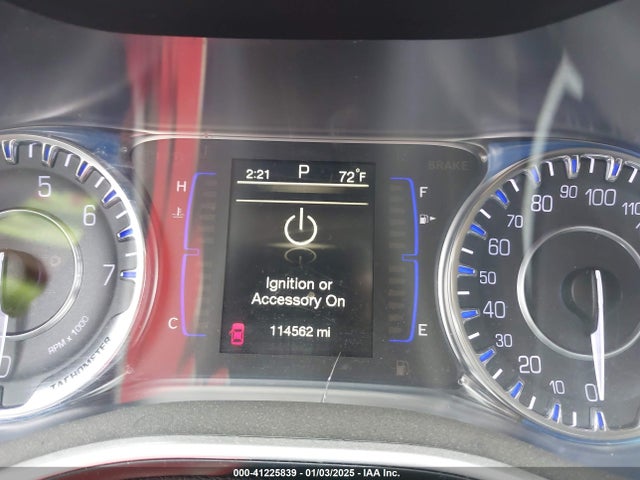 1C3CCCFB8GN119172 Chrysler 200 LX
