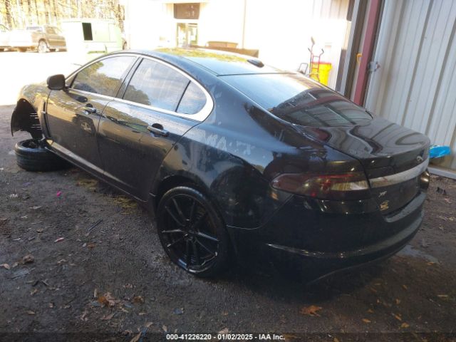 2011 JAGUAR XF SAJWA0FB3BLR85767 Photo 2