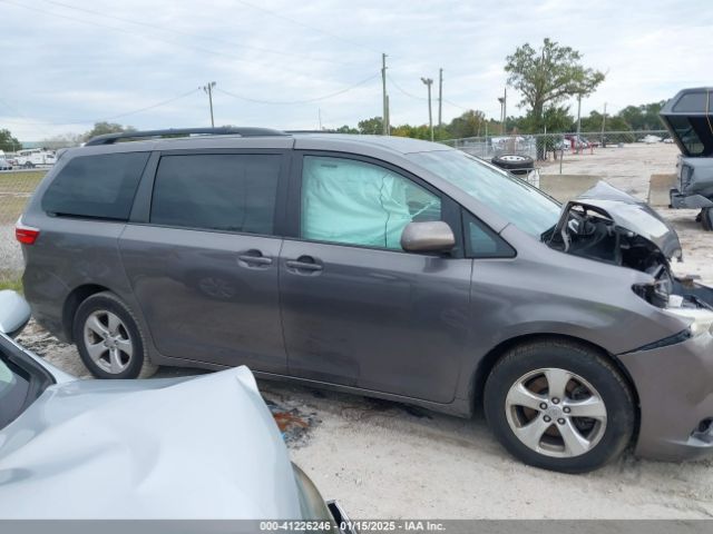 5TDKK3DC2FS617284 Toyota Sienna Le 8 Passenger