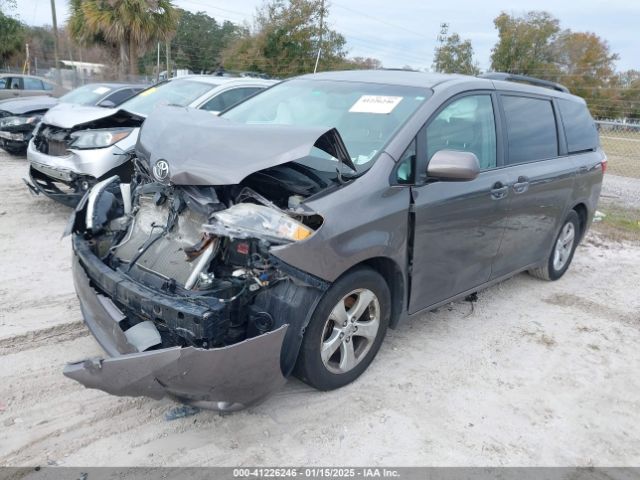 5TDKK3DC2FS617284 Toyota Sienna Le 8 Passenger