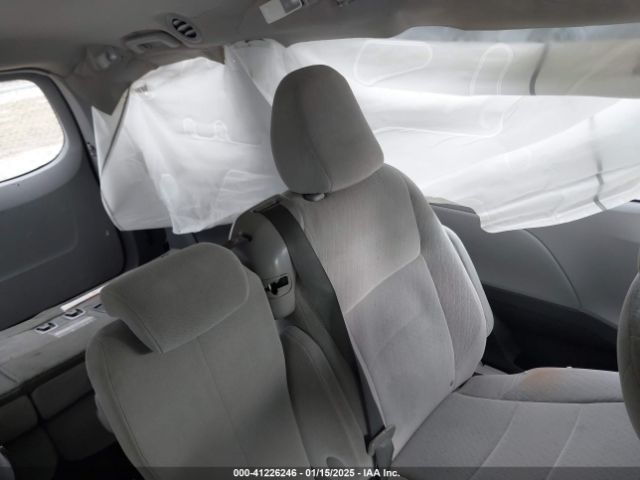 5TDKK3DC2FS617284 Toyota Sienna Le 8 Passenger