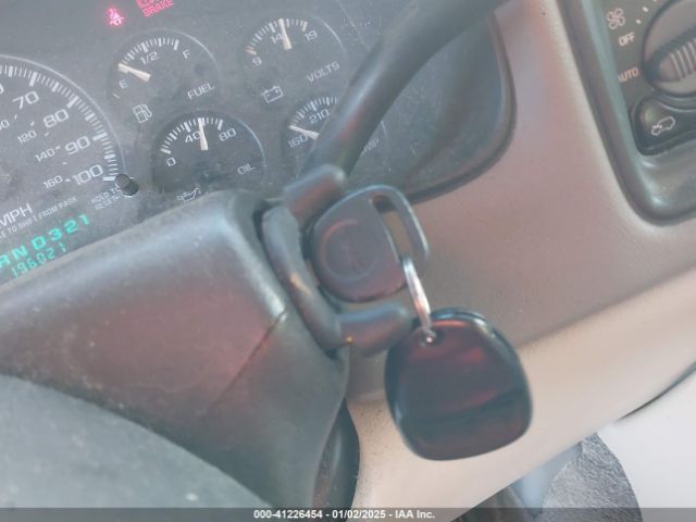 2000 GMC YUKON 1GKEC13T3YJ117204 Photo 10