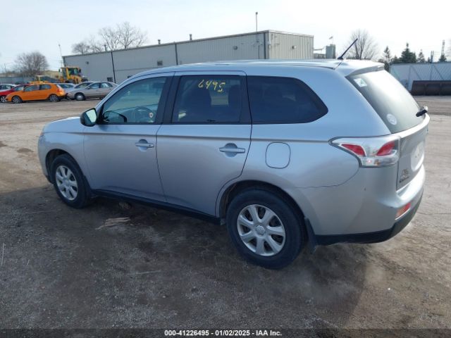 2014 MITSUBISHI OUTLANDER JA4AD2A33EZ009009 Photo 2