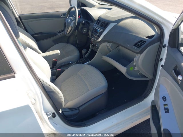 KMHCT4AE1GU104811 Hyundai ACCENT SE