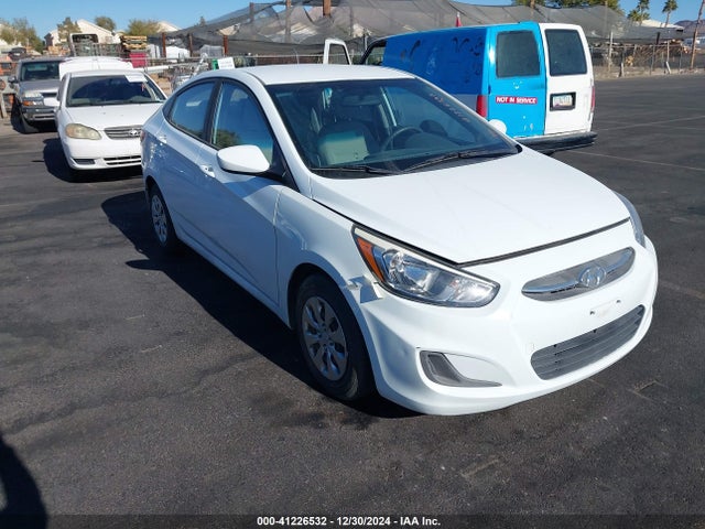 KMHCT4AE1GU104811 Hyundai ACCENT SE