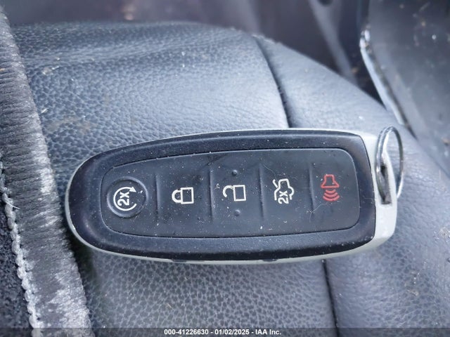 1FMCU9J9XFUA55748 Ford Escape Titanium