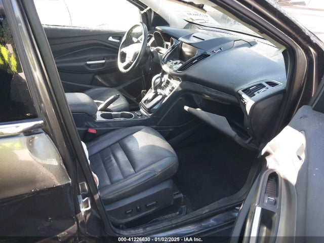 1FMCU9J9XFUA55748 Ford Escape Titanium