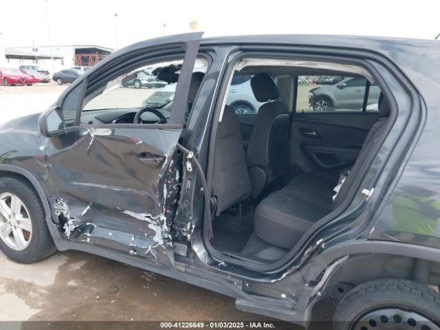 3GNCJKSBXLL198895 Chevrolet Trax Fwd Ls