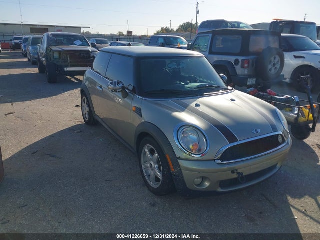 2007 MINI COOPER WMWMF33527TT52141 Photo 0