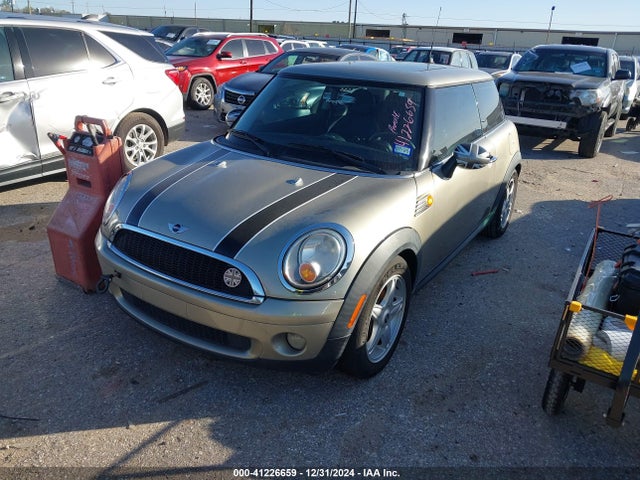 2007 MINI COOPER WMWMF33527TT52141 Photo 1
