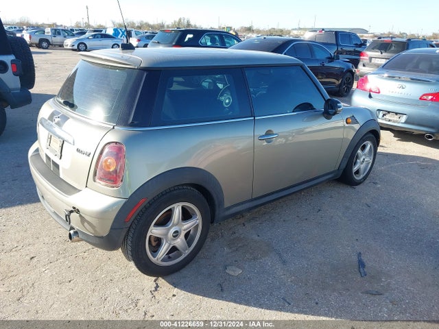 2007 MINI COOPER WMWMF33527TT52141 Photo 3