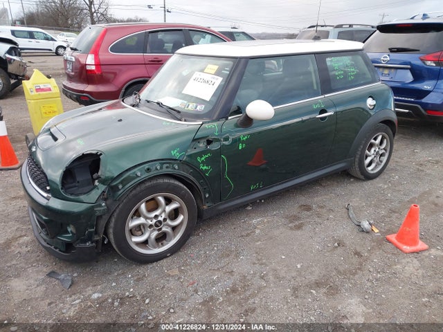 2011 MINI COOPER S WMWSV3C50BTY24596 Photo 1