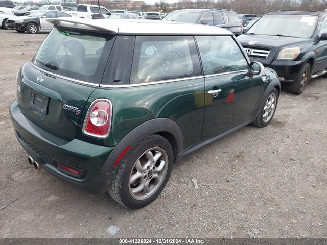 2011 MINI COOPER S WMWSV3C50BTY24596 Photo 3