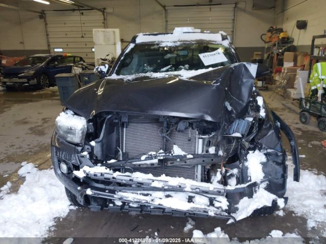 5TFCZ5AN5JX124056 Toyota Tacoma Trd Off Road