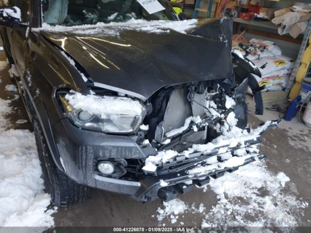 5TFCZ5AN5JX124056 Toyota Tacoma Trd Off Road